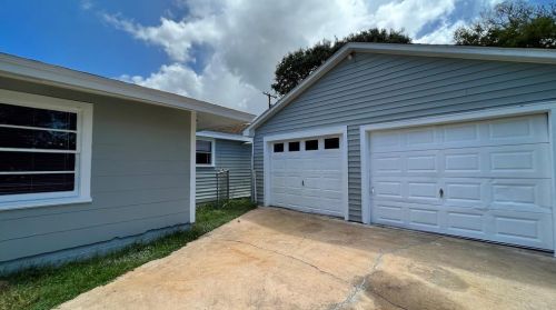 816 Higgins St, Angleton TX  77515-4521 exterior