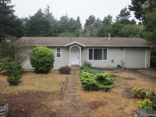 4734 Sea Breeze Ln, Florence, OR 97439-9015