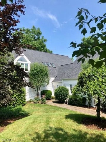 986 Goldenrod Trl, Aurora, OH 44202-7800