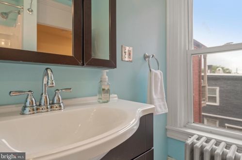 232 Walnut St, Lancaster PA  17602-2342 exterior