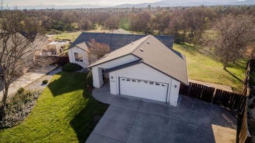 2132 Hartly Cir, Redding, CA 96003-9045