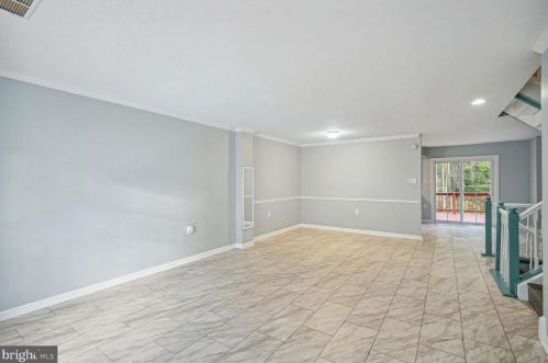 11830 Critton Cir, Woodbridge VA  22192-1041 exterior