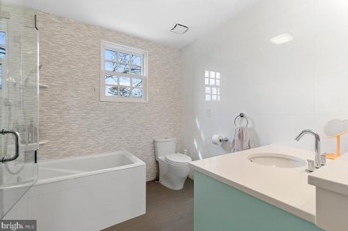31 Maple St, Princeton NJ  08542-3850 exterior