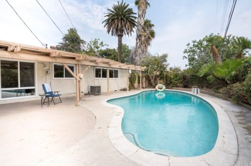 2106 Beacon Ave, Anaheim CA  92804-4408 exterior