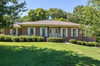 1204 King Arthur Rd, Chattanooga, TN 37421-4020