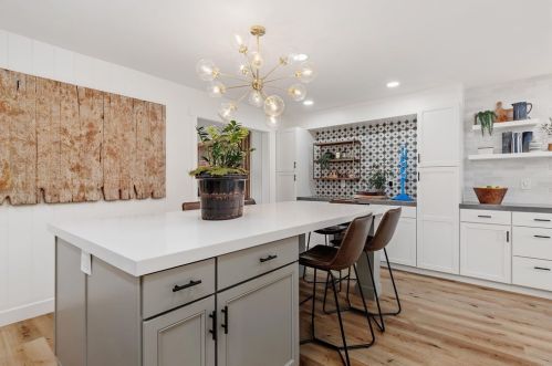 1961 Misty Cir, Encinitas CA  92024-3139 exterior