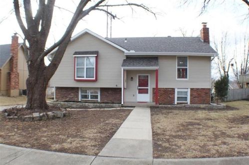 1205 Purdom St, Olathe, KS 66061-2719