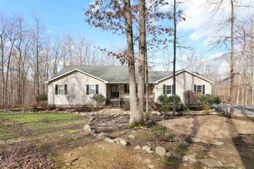 512 Mash Ln, Edinburg, VA 22824-3598