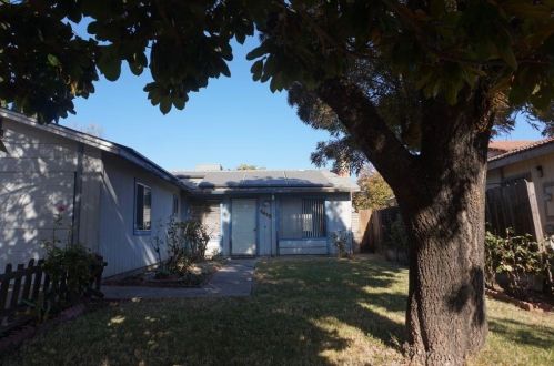 2419 Claridge Ln, Stockton, CA 95210-1749