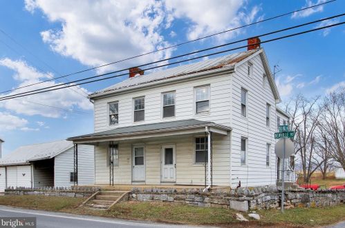 2161 Newville Rd, Carlisle PA  17015-7747 exterior