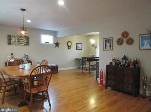 25 Lumar Rd, Trenton NJ 08648-3139 exterior