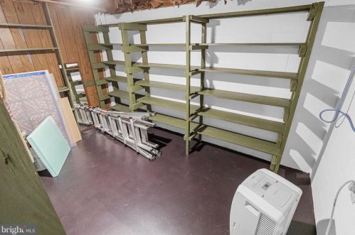 48 Calvin Unger Ln, Berkeley Springs WV 25411-5181 exterior