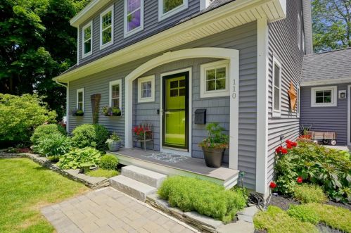 110 Clinton St, Portsmouth, NH 03801-3611
