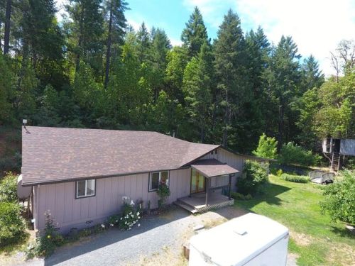 155 Kerby Mainline Rd, Cave Junction OR  97531-9727 exterior