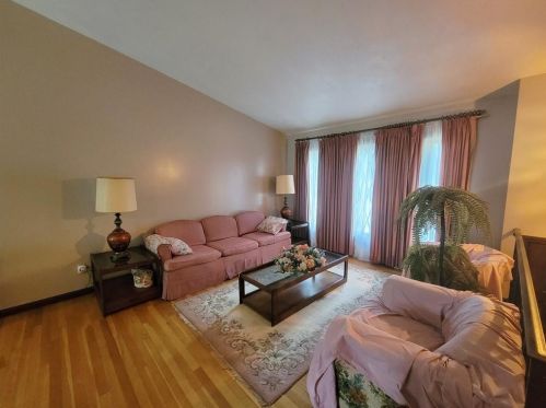 400 Cole Farm Rd, Warwick, RI 02889-1372
