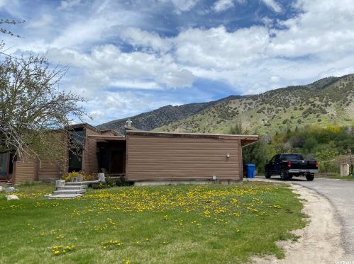380 Spring Creek Rd, Providence, UT 84332-9432