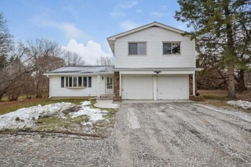 35771 Fuller Rd, Gurnee, IL 60031-1933