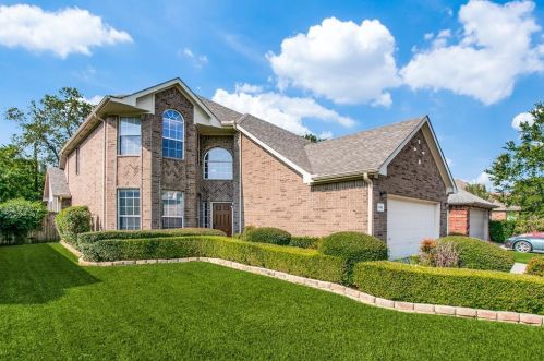 5745 Starboardway Dr, Fort Worth TX  76135-1828 exterior