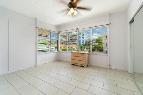 729 Ekela Ave, Honolulu HI 96816-1191 exterior