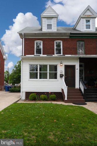134 6th Ave, Roebling, NJ 08554-1208