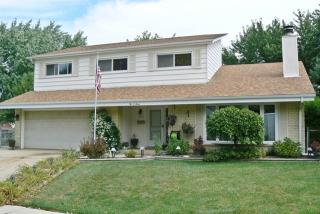 207 Acorn Ct, Schaumburg, IL 60193-1540