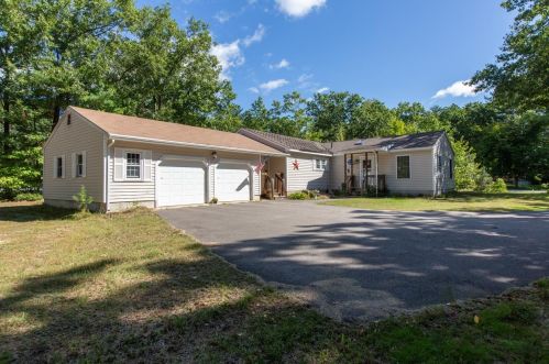 19 Broken Ground Dr, Concord, NH 03301-5899
