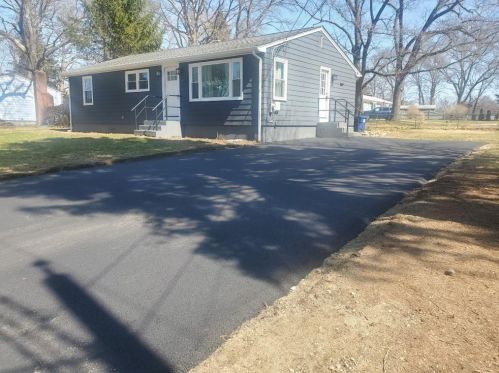 32 Becker St, Warwick, RI 02886-4302