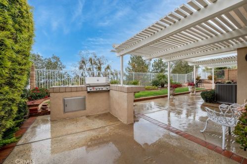 405 Laureltree Dr, Anaheim CA  92808-1648 exterior