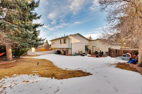 18149 Asbury Dr, Aurora CO 80227-2306 exterior