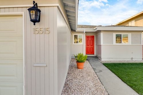 15515 Mckinley Ave, Compton, CA 90220-3328