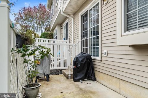 502 Coventry Way, Mount Laurel NJ  08054-6703 exterior