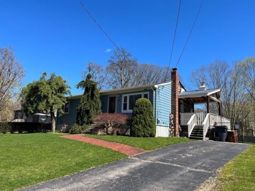 28 Orrin St, Warwick, RI 02889-5304