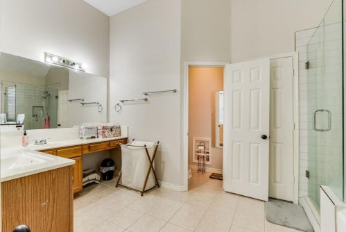 1525 Bastrop Dr, Carrollton TX 75010-6423 exterior