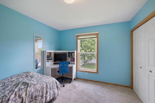 8009 Greenbriar Ln, Saint Paul MN  55125-8472 exterior