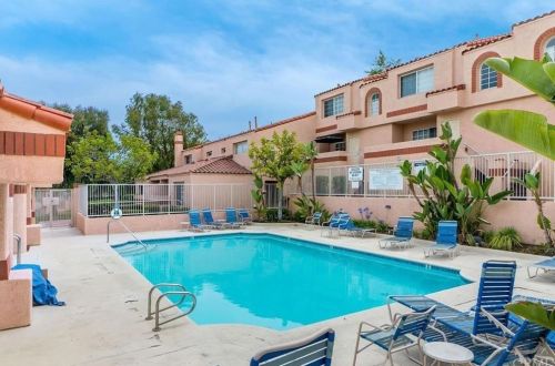 3101 Plaza Del Amo, Torrance CA  90503-7141 exterior