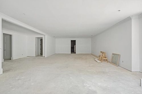 2884 Arden Rd, Atlanta GA  30305-1914 exterior