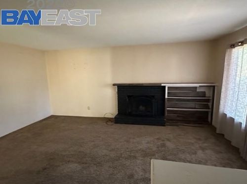 2504 Meadow Rue Dr, Modesto, CA 95355-3911