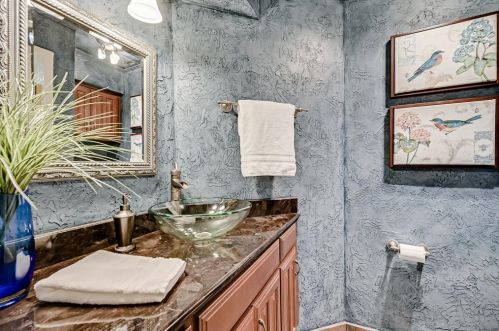 2312 Colleen Ct, Carrollton TX 75007-2037 exterior