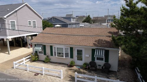 104 Kathryn St, Lavallette, NJ 08735-1719