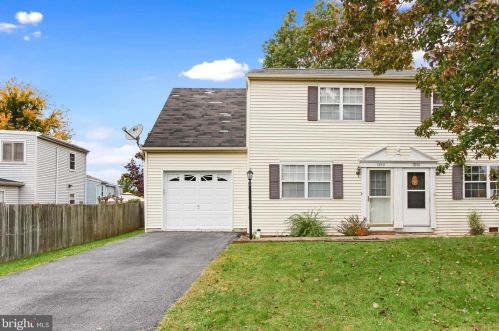 1842 Condor Ln, York, PA 17315-2786