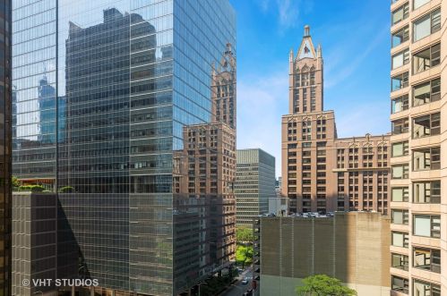 400 Ohio St, Chicago IL  60654-4542 exterior
