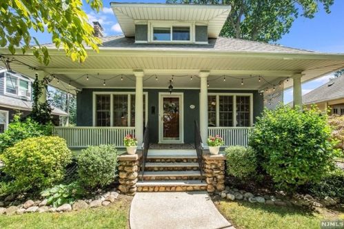 43 Bradford St, Ridgewood, NJ 07452-2101