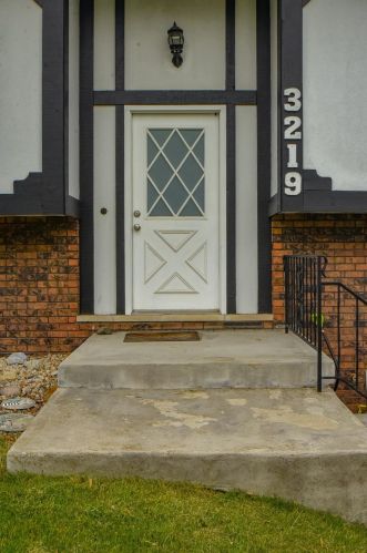 3219 Rustic Ln, Crown Point IN  46307-8913 exterior