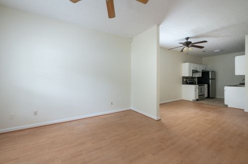 738 Boston Cmn, Atlanta GA  30349-8513 exterior