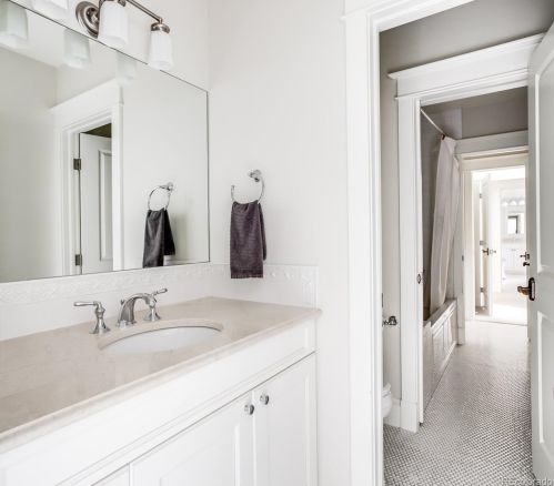 15 Ln, Englewood CO 80113-7046 exterior