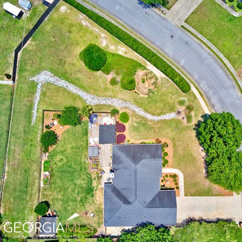 2032 Vintage Oaks Dr, Loganville, GA 30052-7522