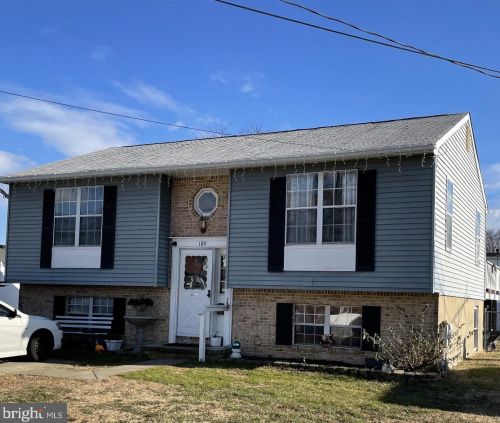 189 Lake Rd, Riviera Beach, MD 21122-3016