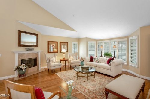 2036 Montecito Dr, Glendale CA  91208-1824 exterior