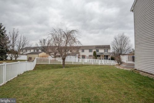 600 Fox Ridge Ln, Lebanon PA 17042-7692 exterior