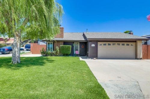10720 2nd St, Santee, CA 92071-1969